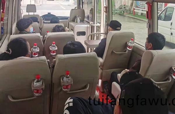 去的(de)路上